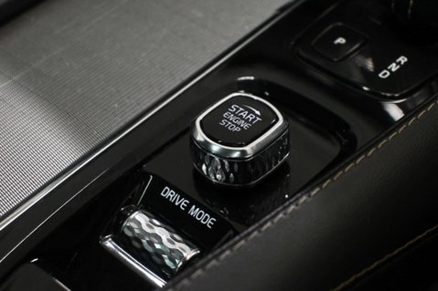 Volvo XC90 2.0 XC90 R-Design Pro B5 MHEV AWD Auto 4WD 5dr 37
