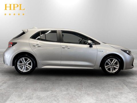 Toyota Corolla 1.8 VVT-h Icon Tech Hatchback 5dr Petrol Hybrid CVT Euro 6 (s/s) (122 ps) 8