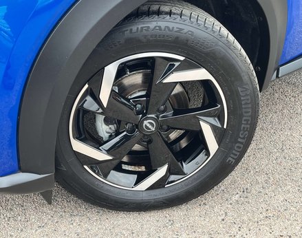 Nissan Juke 1.0 Juke N-Connecta DiG-T Semi-Auto 5dr 3