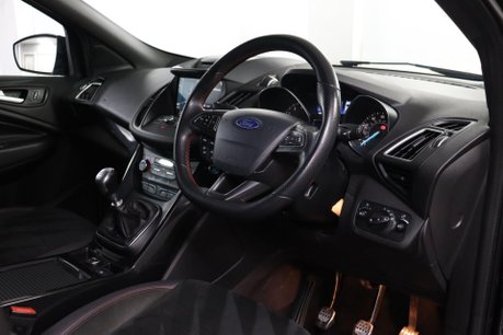 Ford Kuga ST-LINE 5