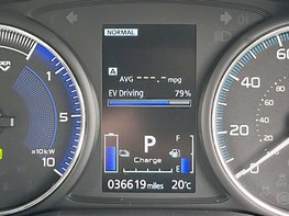 Mitsubishi Outlander 2.4 Outlander Dynamic PHEV CVT 4WD 5dr 31