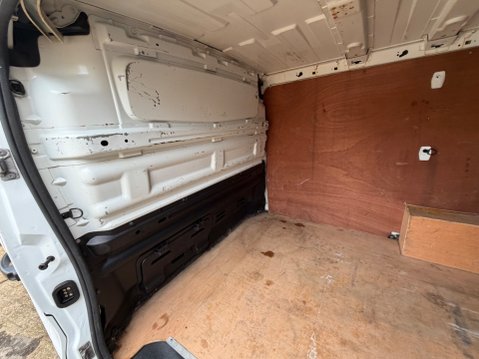 Renault Trafic SL27 SPORT DCI S/R P/V 17