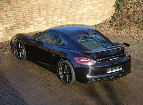 Porsche Cayman GT4 15