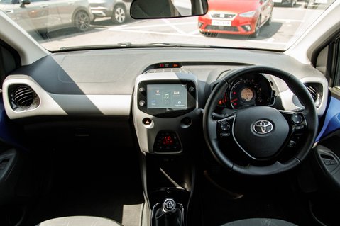 Toyota Aygo Aygo 1.0 VVT-i X-Clusiv 5dr Hatchback 3