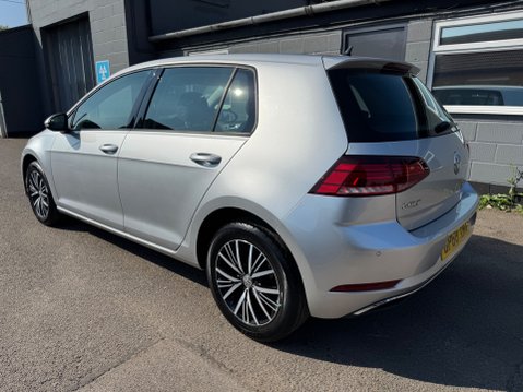 Volkswagen Golf SE TSI 24
