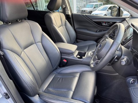 Subaru Outback TOURING 16