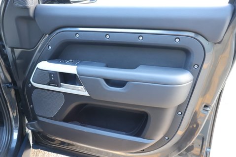 Land Rover Defender 110 D300 HARD TOP X-DYNAMIC HSE  STYLED BY SEEKER WITH A REAR SEAT CONVERSION  18