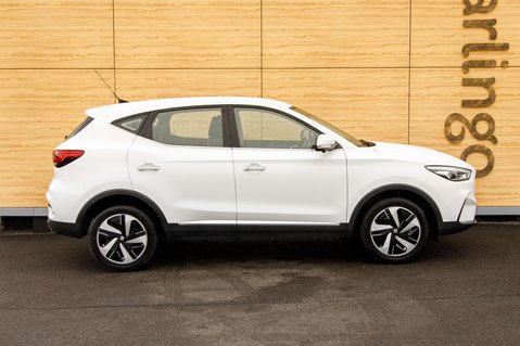 MG ZS SE 9