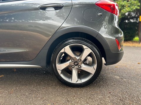Ford Fiesta ACTIVE X 34