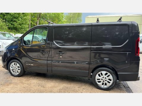 Renault Trafic 1.6 dCi ENERGY 27 Sport Nav Panel Van 5dr Diesel Manual SWB Standard Roof E 19