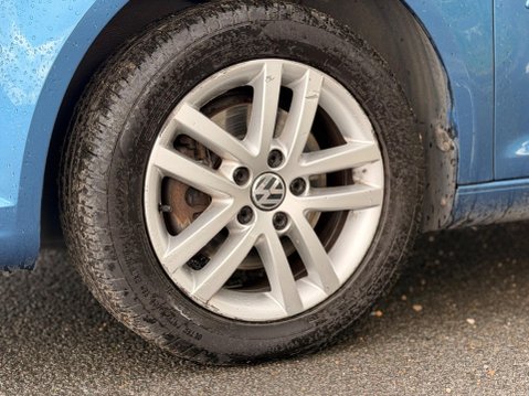 Volkswagen Touran 1.6 TDI BlueMotion Tech SE DSG Euro 5 (s/s) 5dr 16