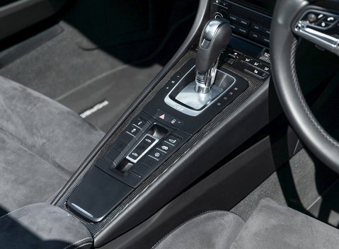 Porsche 911 (991.2) Targa 4 GTS 21