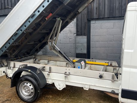 Peugeot Boxer 2.2 BlueHDi 335 Built for Business L2 Euro 6 (s/s) 2dr 14