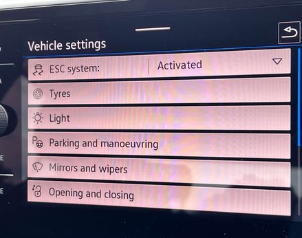 Volkswagen T-Roc 1.5 T-Roc R-Line TSI Semi-Auto 5dr 39