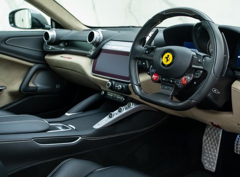 Ferrari GTC4 Lusso V12 10