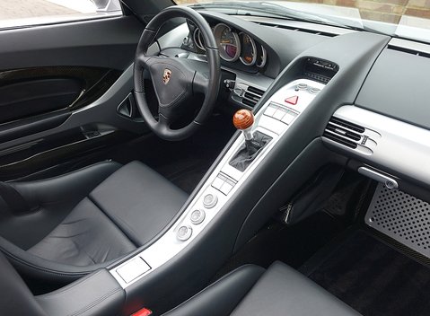 Porsche Carrera GT 16