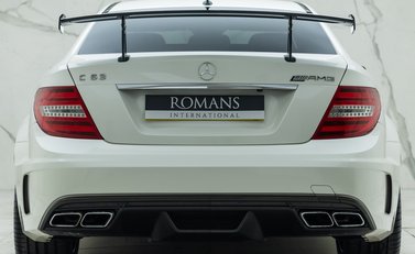 Mercedes-Benz C63 AMG Black Series 4