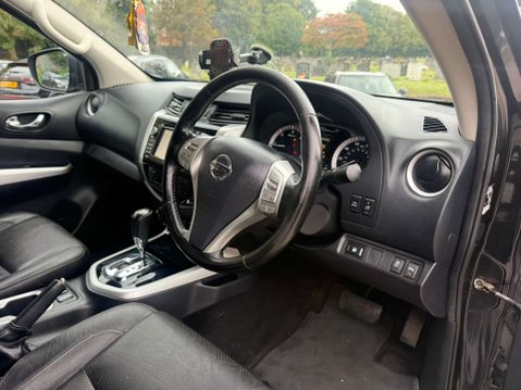 Nissan Navara 2.3 Navara Tekna dCi Auto 4WD 5dr 23