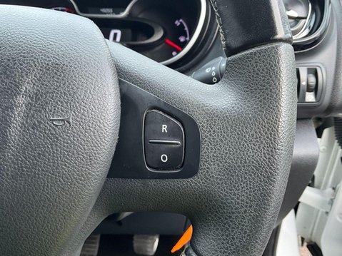 Vauxhall Vivaro 1.6 L2H1 2900 SPORTIVE CDTI 120 BHP 14