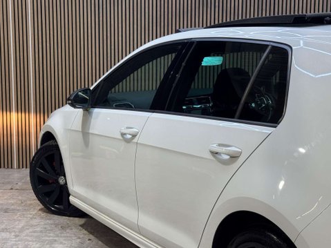 Volkswagen Golf 2.0 Golf R-Line Edition TDI BlueMotion Technology 5dr 31