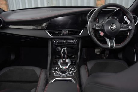 Alfa Romeo Giulia V6 BITURBO QUADRIFOGLIO 7