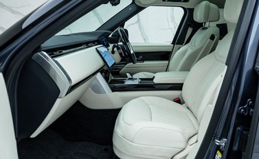 Land Rover Range Rover P460e Autobiography LWB 18
