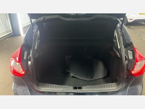 Ford Focus 1.0T EcoBoost Titanium Navigator Euro 5 (s/s) 5dr 10