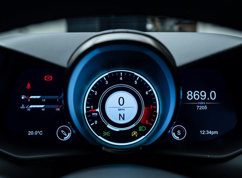 Aston Martin Vantage 007 Edition 29