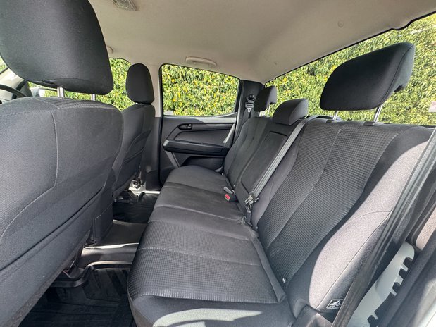 Isuzu D-Max Utility | 1.9 LT | Double Cab | Tow Bar | Air Con | EURO 6 | NO VAT 12