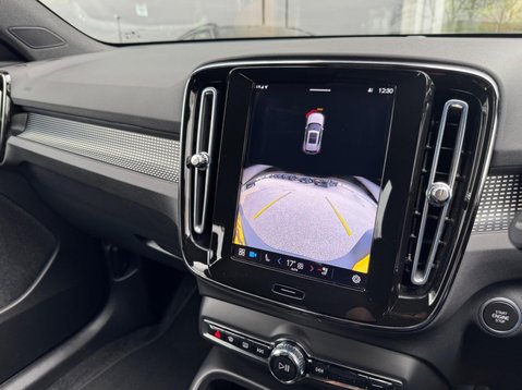 Volvo XC40 B4 PLUS 22