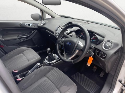 Ford Fiesta 1.0T EcoBoost Zetec Euro 5 (s/s) 5dr 12