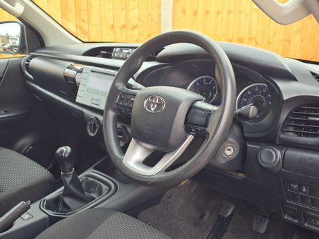 Toyota Hilux 2.4 D-4D Active Pickup Double Cab 4dr Diesel Manual 4WD Euro 6 (3.5t) (150 25