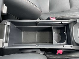 Toyota Avensis 1.8 Avensis Excel Valvematic CVT 5dr 44