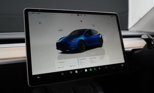 Tesla Model Y LONG RANGE AWD Comfort Suspension 20" Induction Alloys GROK AI 1 Owner VATQ 22
