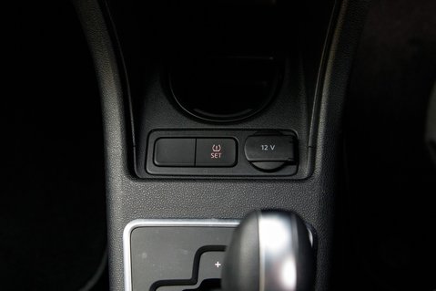 Volkswagen Up HIGH UP 28