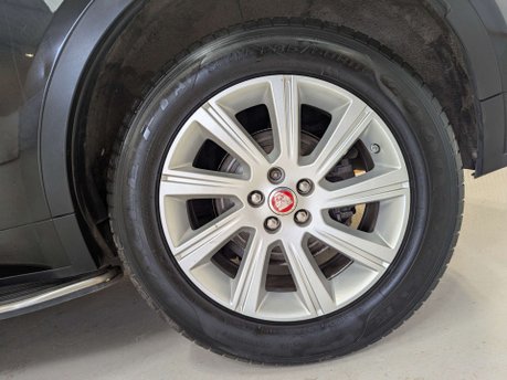 Jaguar E-Pace 2.0 E-PACE R-Dynamic S AWD AUTO 4WD 5dr 27
