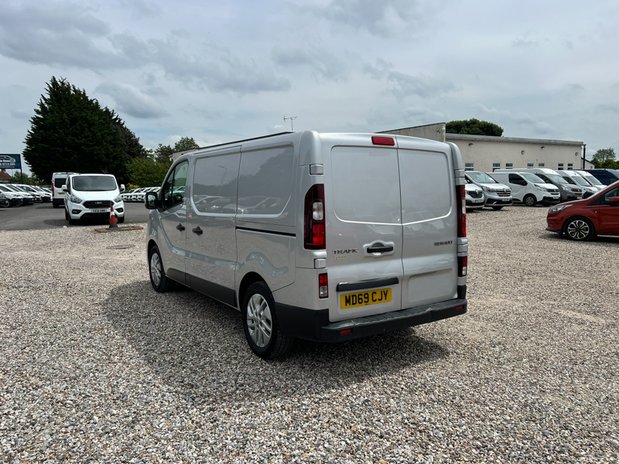 Renault Trafic SWB L1H1 Low Roof Sportive Air Con Nav EURO 6 NO VAT 8