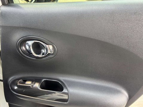 Nissan Juke 1.6 Juke N-Connecta CVT 5dr 58