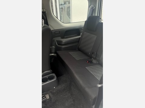 Suzuki Jimny SZ3 12
