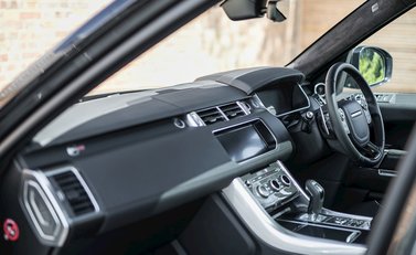 Land Rover Range Rover Sport 5.0 SVR 18