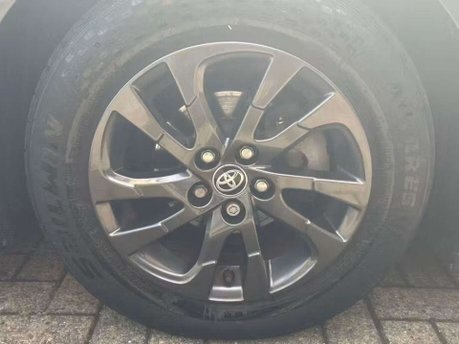 Toyota Prius 1.8 VVT 8.8kWh Business Edition Plus Hatchback 5dr Petrol Plug-in Hybrid CV 9