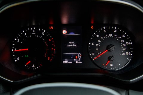 Renault Clio ICONIC TCE 14