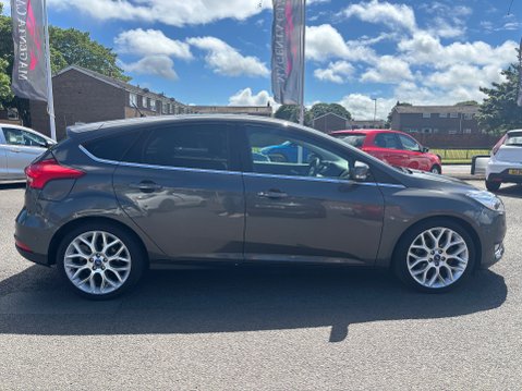 Ford Focus TITANIUM X 1