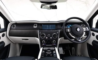 Rolls-Royce Cullinan V12 14