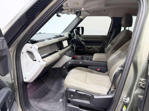 Land Rover Defender 2.0 SD4 S SUV 5dr Diesel Auto 4WD Euro 6 (s/s) (240 ps) 29