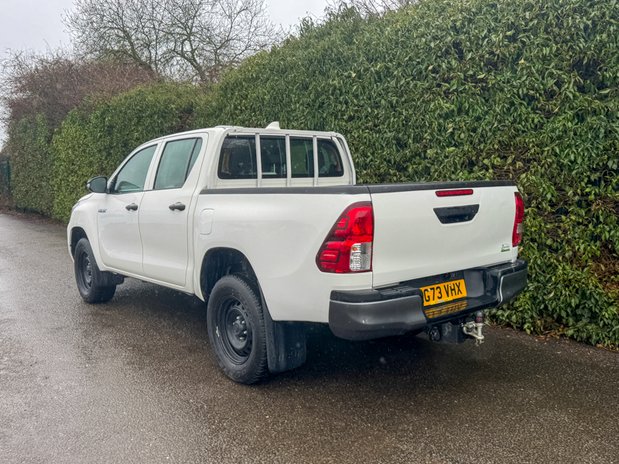 Toyota Hilux Active | 2.4 LT [SOLD MM] Double Cab | Tow Bar | Camera | Air Con | 6