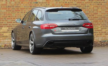 Audi RS4 Avant 5