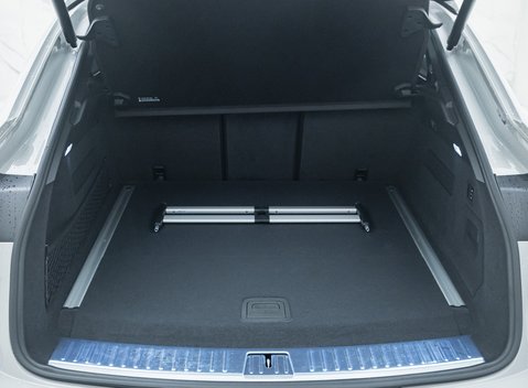 Porsche Cayenne TURBO E-HYBRID COUPE 42