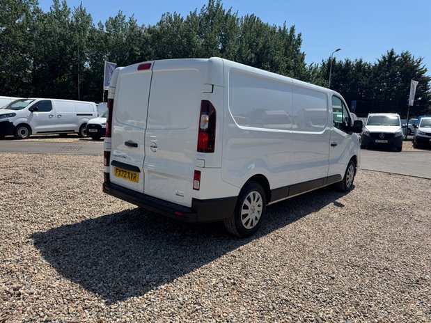 Nissan Primastar LWB L2H1 Low Roof Acenta 300 Air Con Cruise EURO 6 NO VAT 6