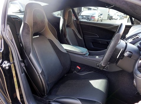 Aston Martin Vanquish Carbon Edition 21